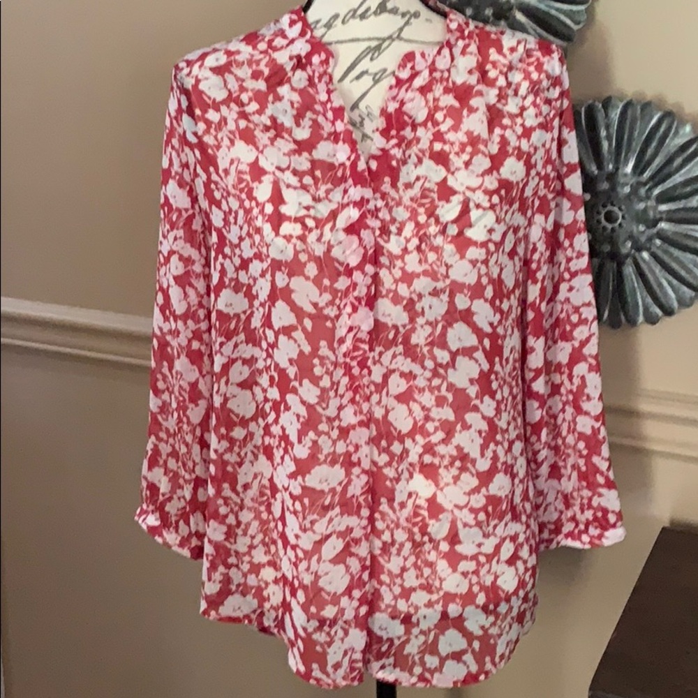Gibson Red & White Floral Blouse